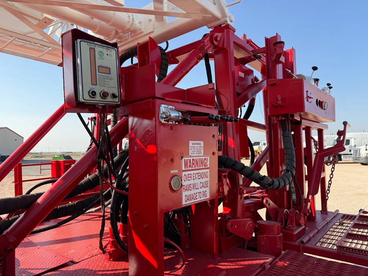 2014-service-king-675-dd-6-axle-well-service-rig,-109'x330k-#-mast-image-9