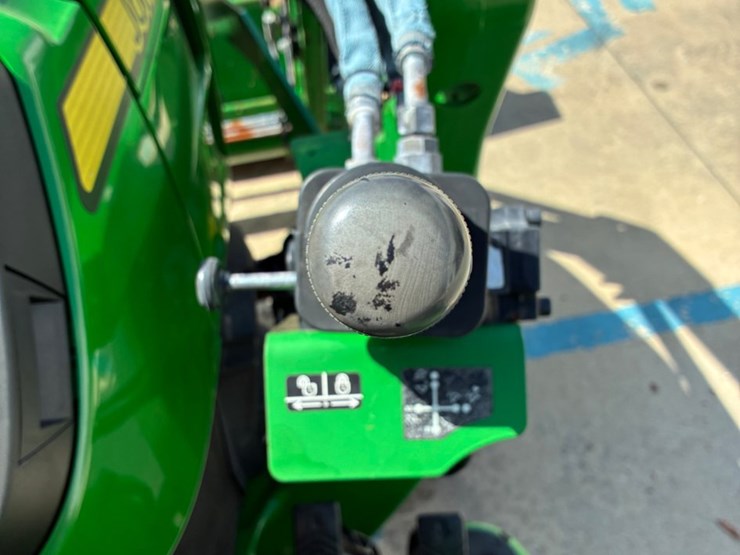john-deere-3025e-image-8
