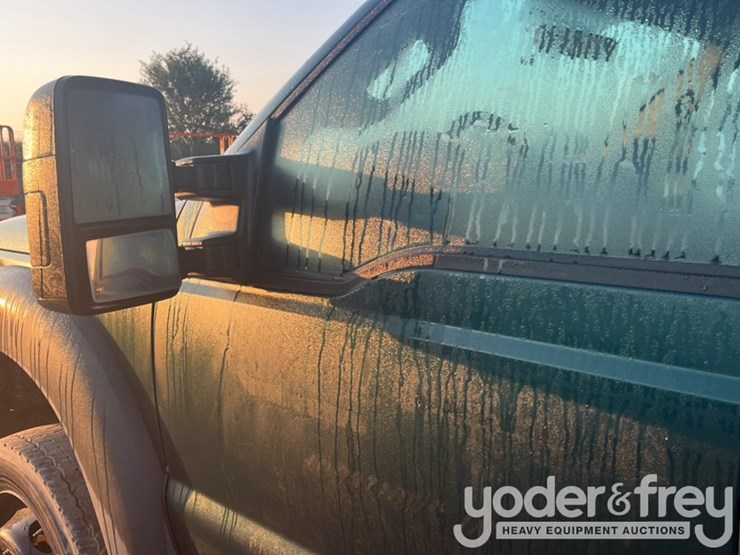 2011-ford-f550-image-18