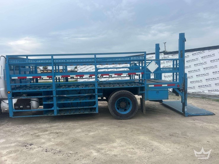 2019-ford-f750-image-18
