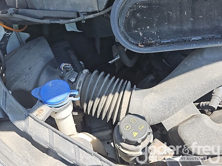 2015-ford-transit-image-25