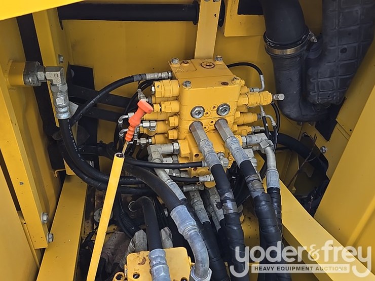 2016-komatsu-pc170-lc-10-image-32