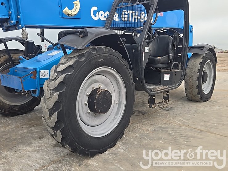 2018-genie-gth844-image-9