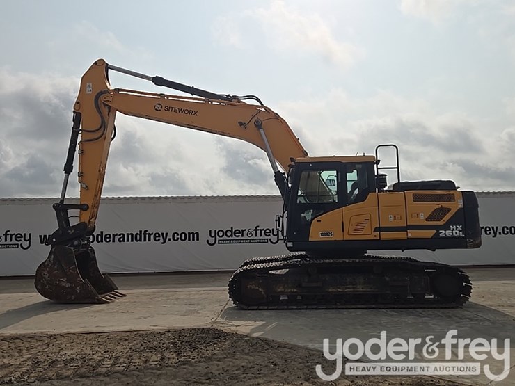 2018-hyundai-hx260l-image-2