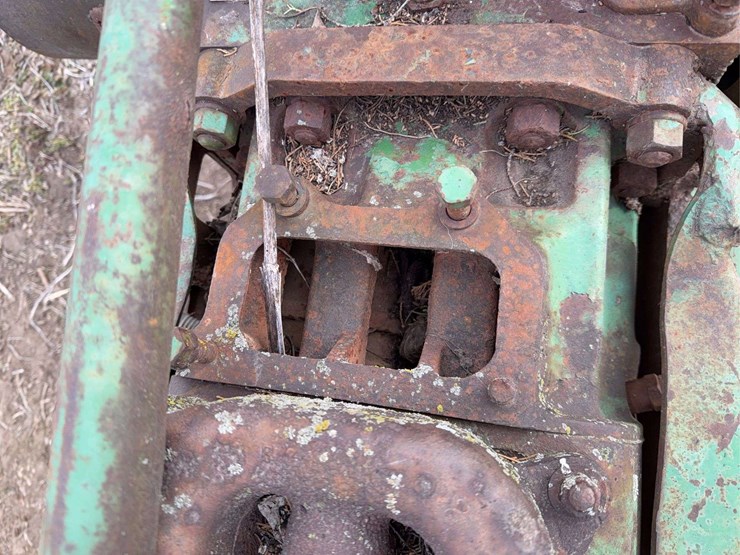 john-deere-b-image-13