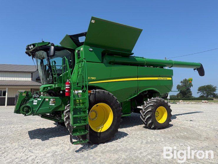 2023-john-deere-s780-image-1