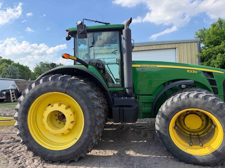john-deere-8330-image-6