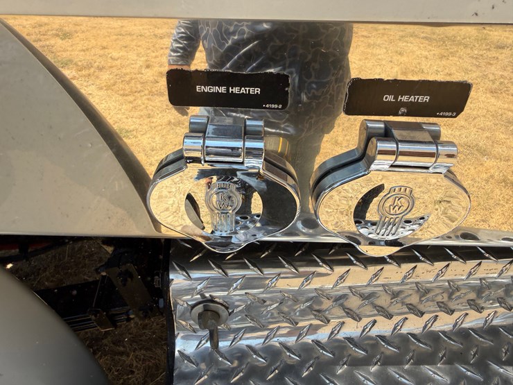 2020-kenworth-t800-image-33