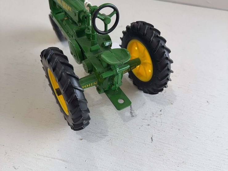 ertl-john-deere-tractor,-die-cast-metal,-1/16-sale-image-3