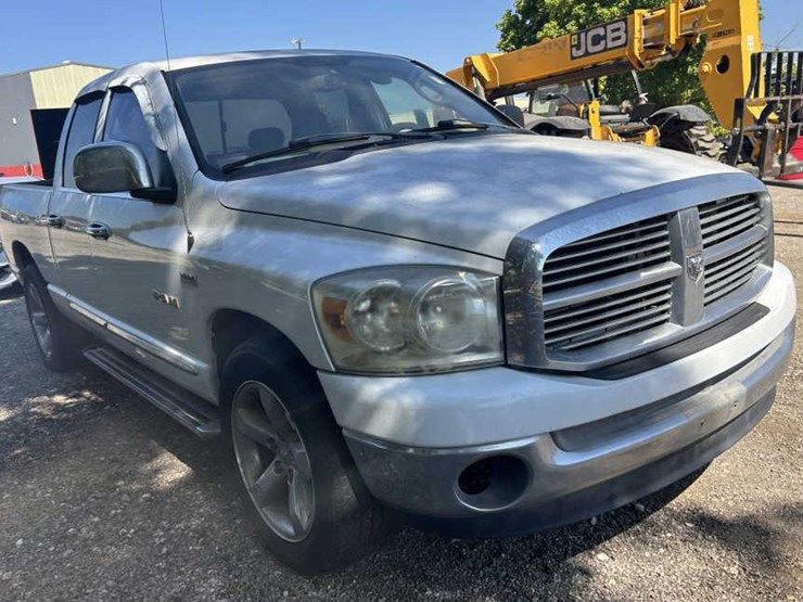 2008-dodge-ram-1500-image-3
