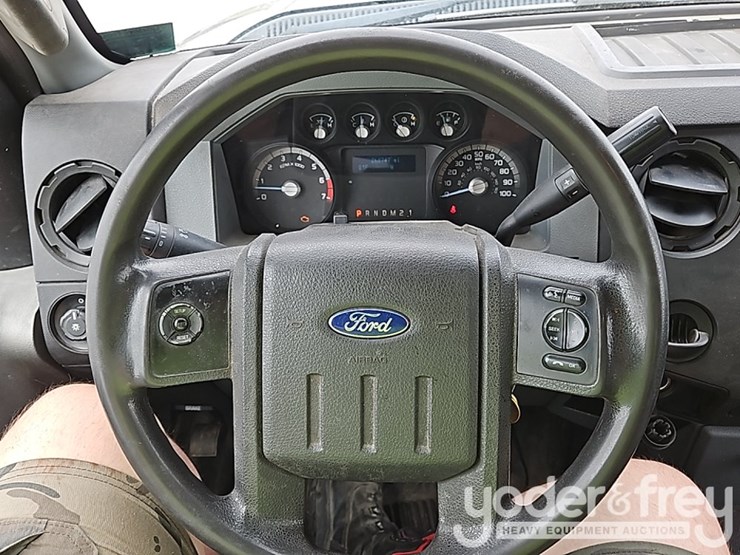 2014-ford-f350-sd-image-35