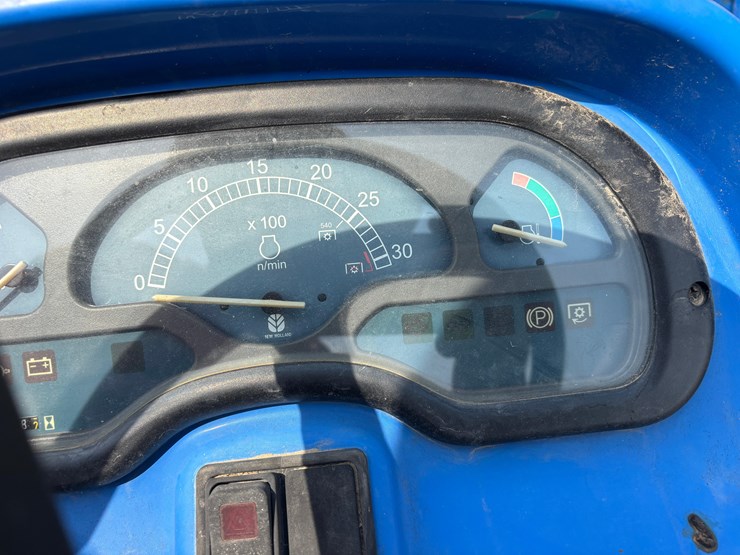 2002-new-holland-tc350a-tractor-image-7