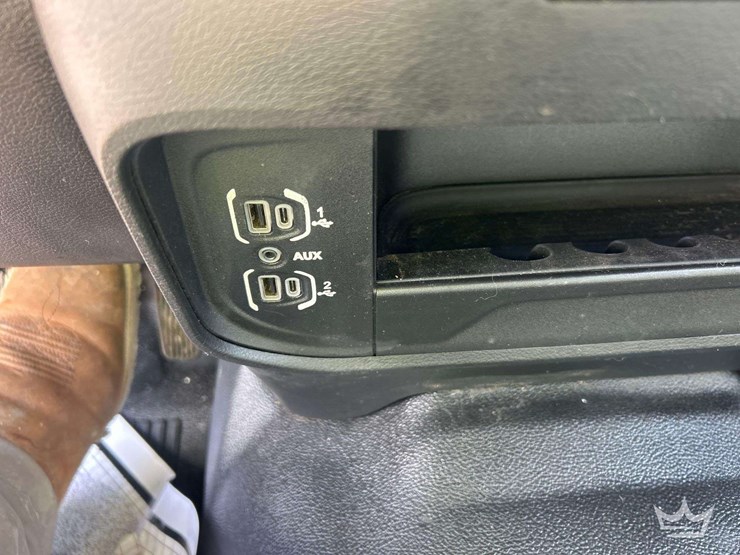 2019-dodge-2500-image-17