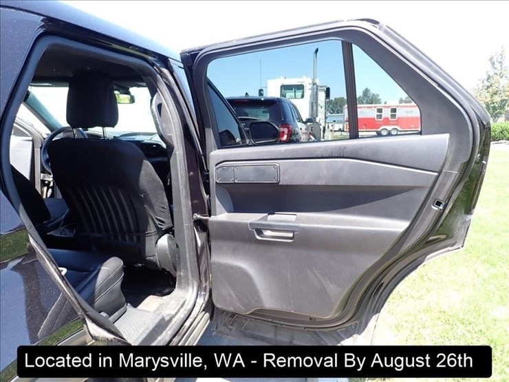 2020-ford-explorer-image-22