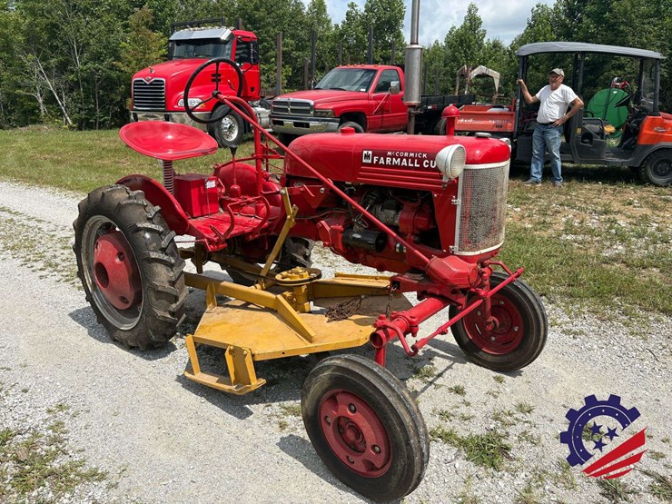 mccormick-farmall-cub-farm-tractor-image-5