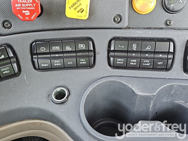 2017-freightliner-cascadia-113-image-37