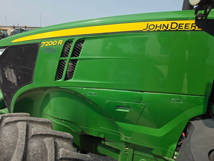 2013-john-deere-7200r-image-4