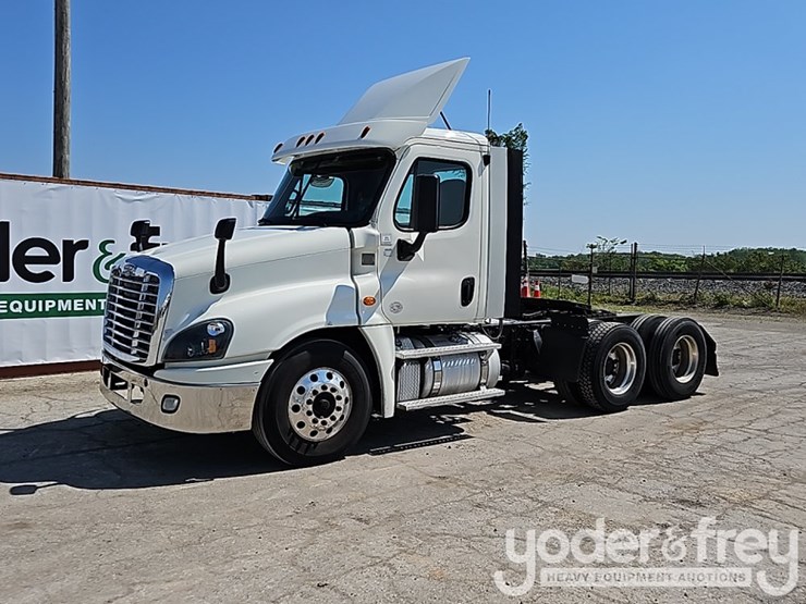 2019-freightliner-cascadia-125-image-1
