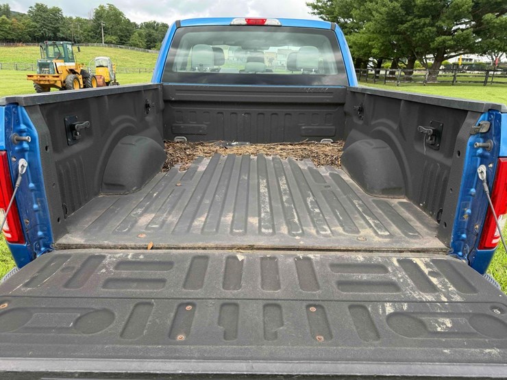 2015-ford-f150-xl-image-11