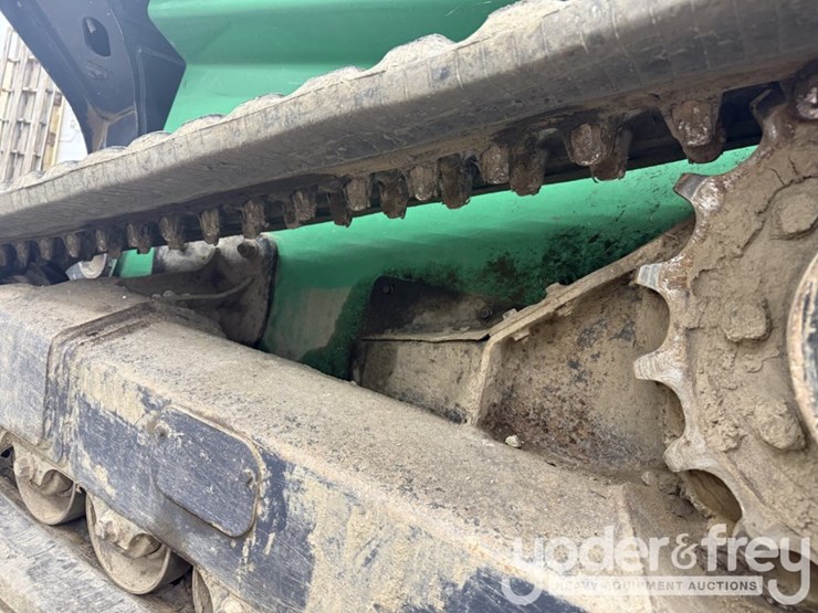 2018-deere-331g-image-15