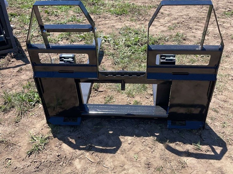 agrotk-skid-steer-pallet-forks-image-2