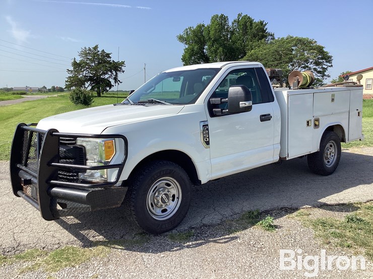 2017-ford-f250-xl-image-1