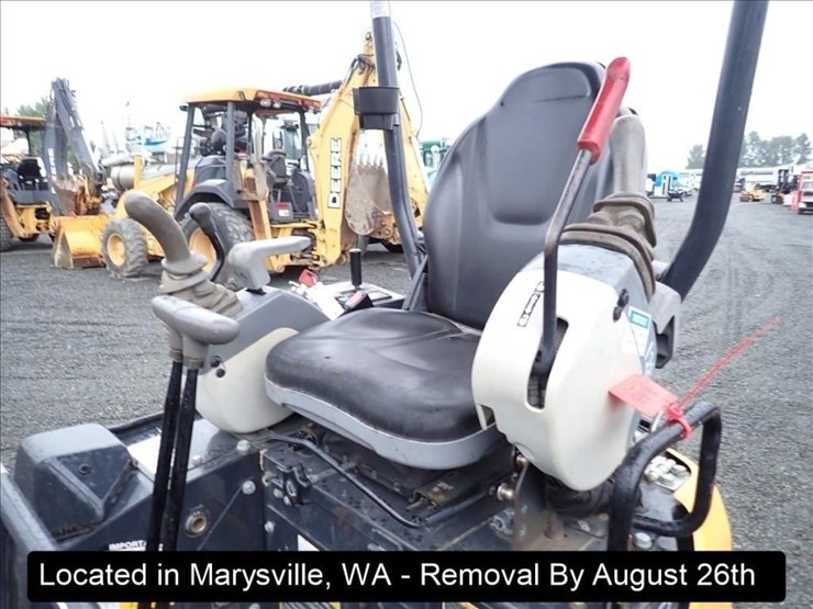 2019-deere-17g-image-14
