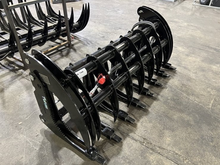 2026-future-ft-clg72-curved-log-grabber-image-1