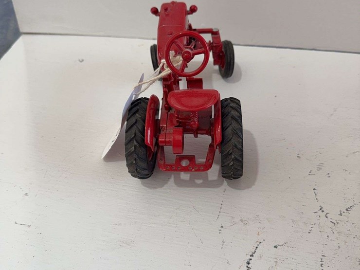 ertl-mccormick-farmall-cub-toy-tractor,-die-cast-metal,-1/32-scale-image-3