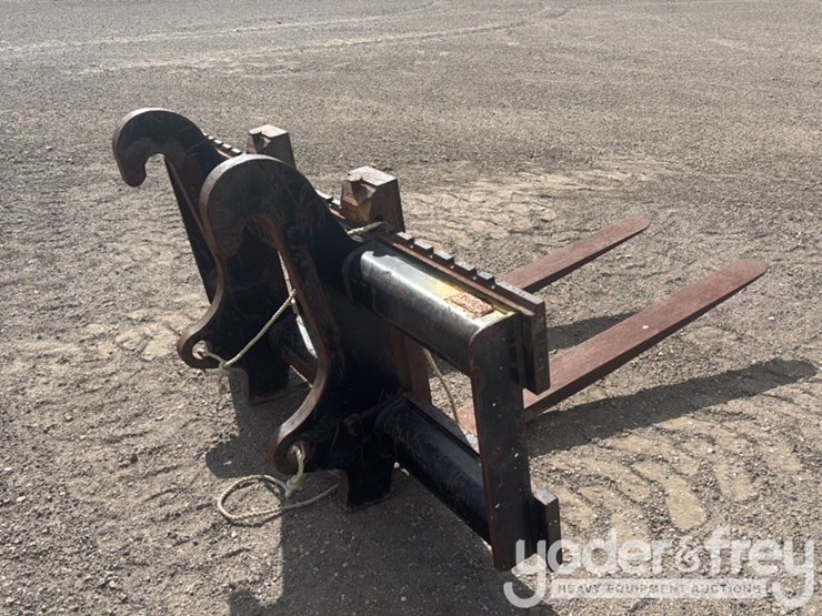 caterpillar-416-image-3