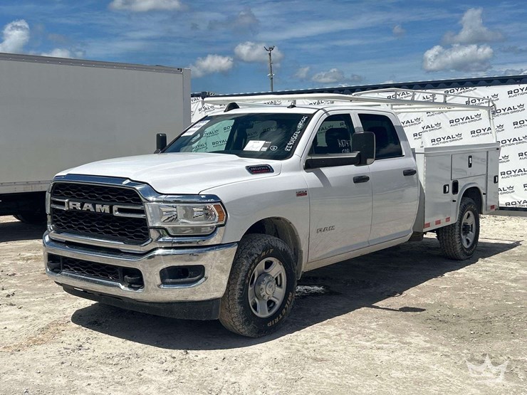2019-dodge-2500-image-1