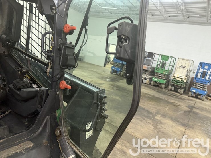 2019-deere-325g-image-28