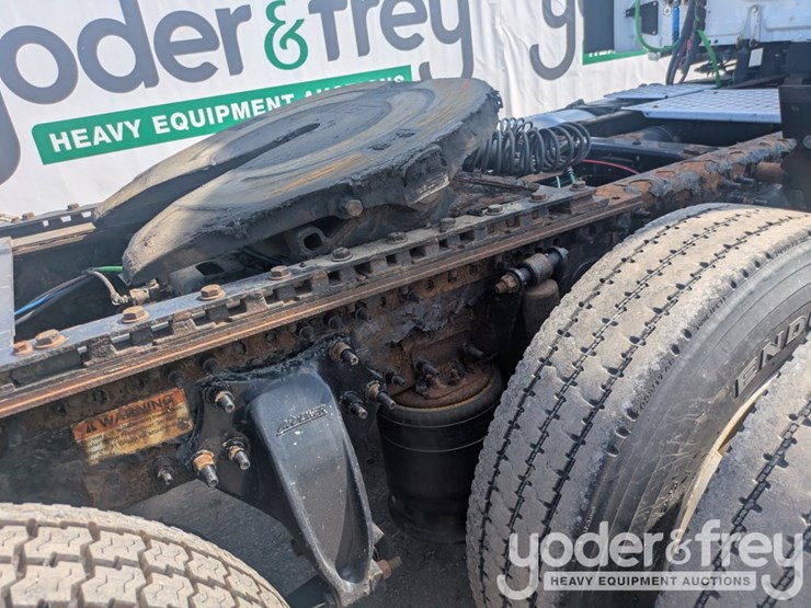 2018-freightliner-cascadia-113-image-33
