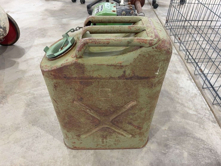 solid-state-ignition-gas-motor-and-metal-jerry-can-image-8