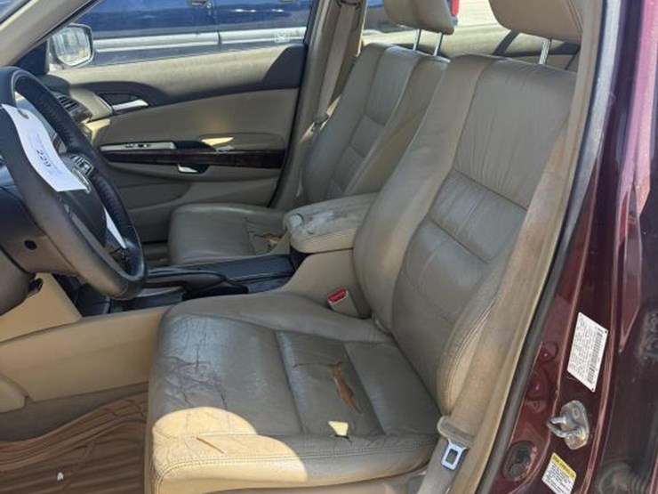 #229-•-2009-honda-accord-image-9