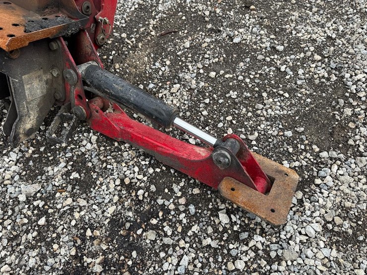 massey-ferguson-gc1710-image-6