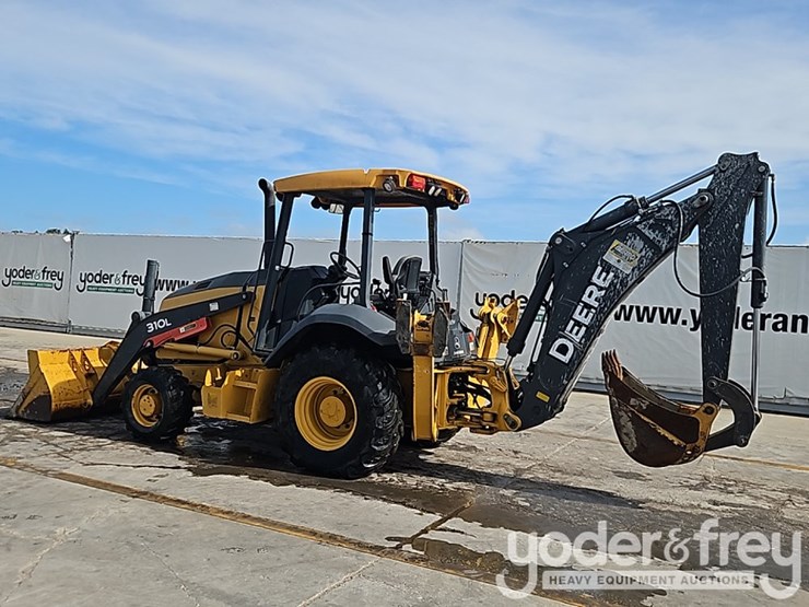 2018-deere-310l-image-4