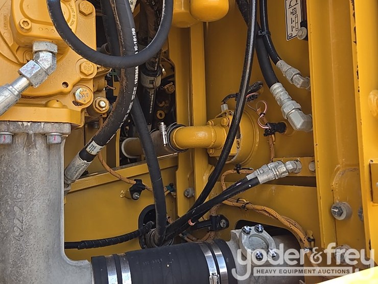 2017-caterpillar-336fl-image-43