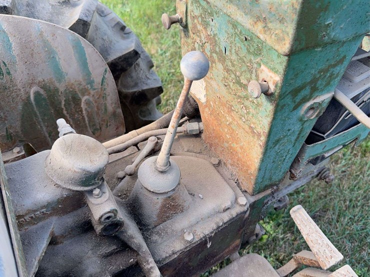 john-deere-330-image-29