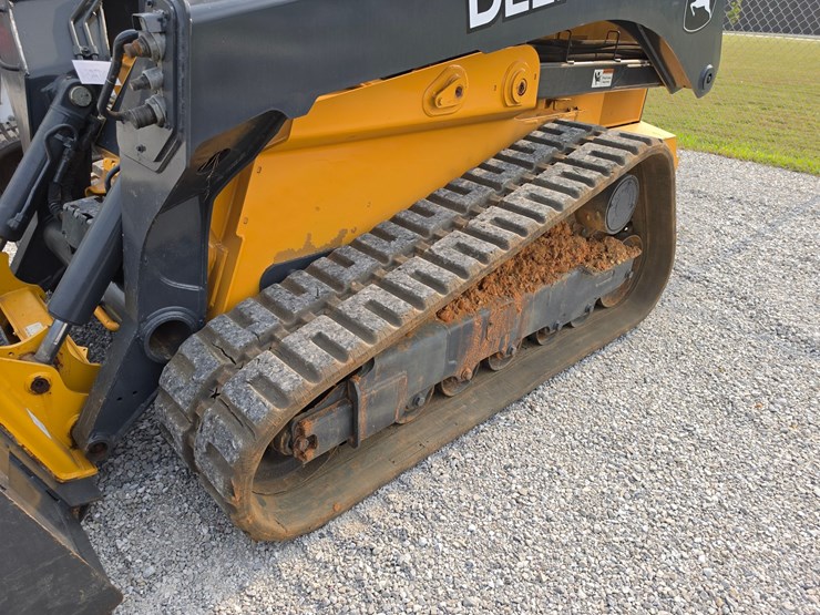 2019-deere-331g-image-22