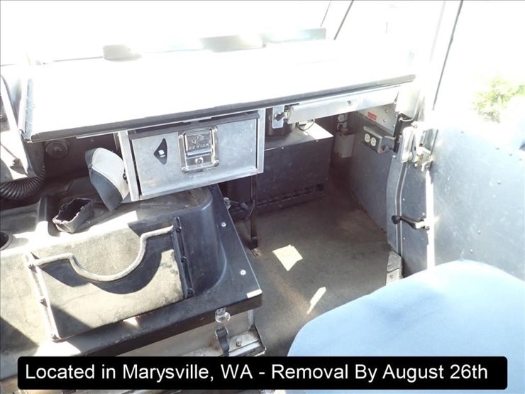 2012-freightliner-mt55-image-10