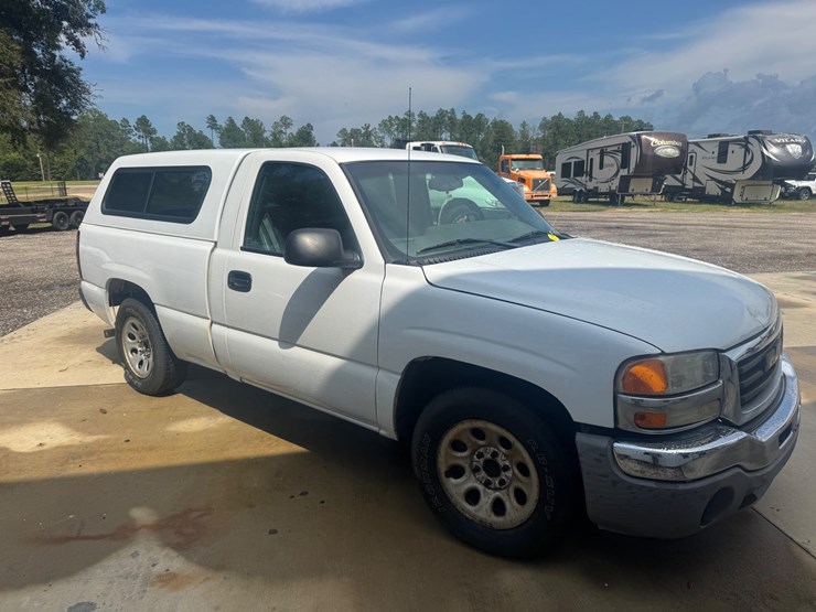 2005-gmc-1500-image-3