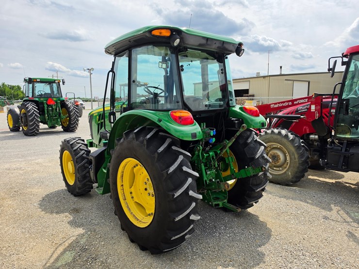 2016-john-deere-5100e-image-11