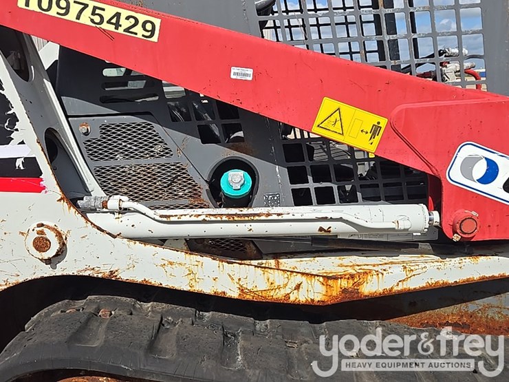 2019-takeuchi-tl8-image-27
