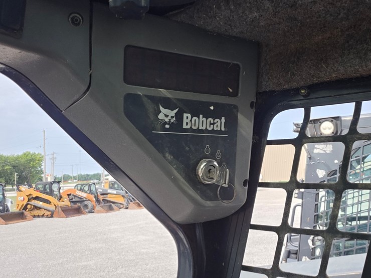 2007-bobcat-s300-image-10