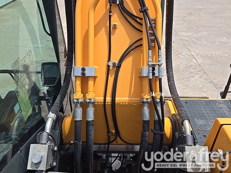 2021-hyundai-hx260l-image-33