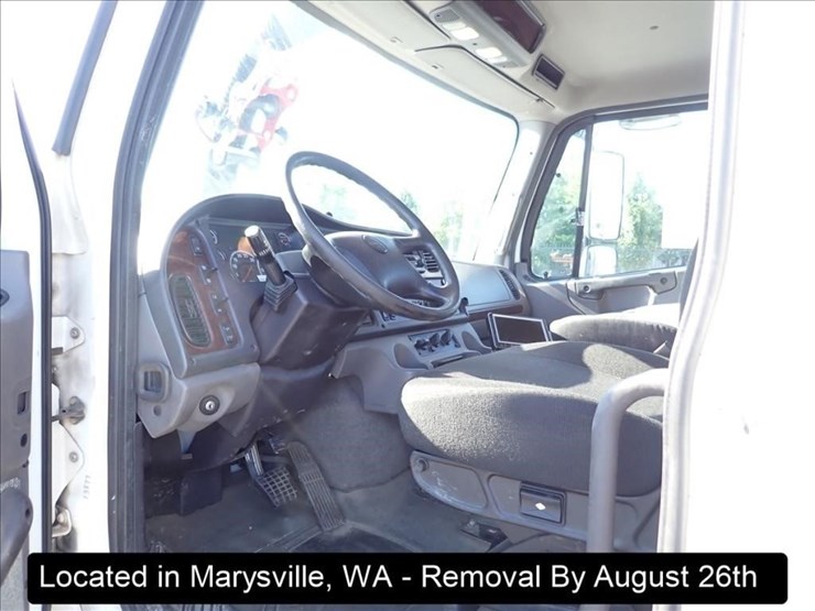 2016-freightliner-114sd-image-33