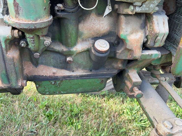 john-deere-330-image-21