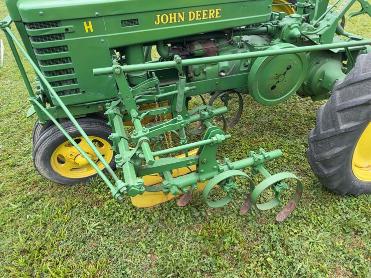 john-deere-h-image-35