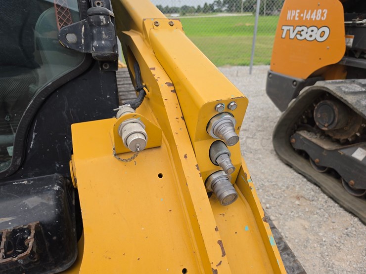 2020-caterpillar-299d3-image-6